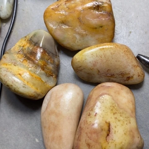 未镶嵌和田玉（糖玉）挂件