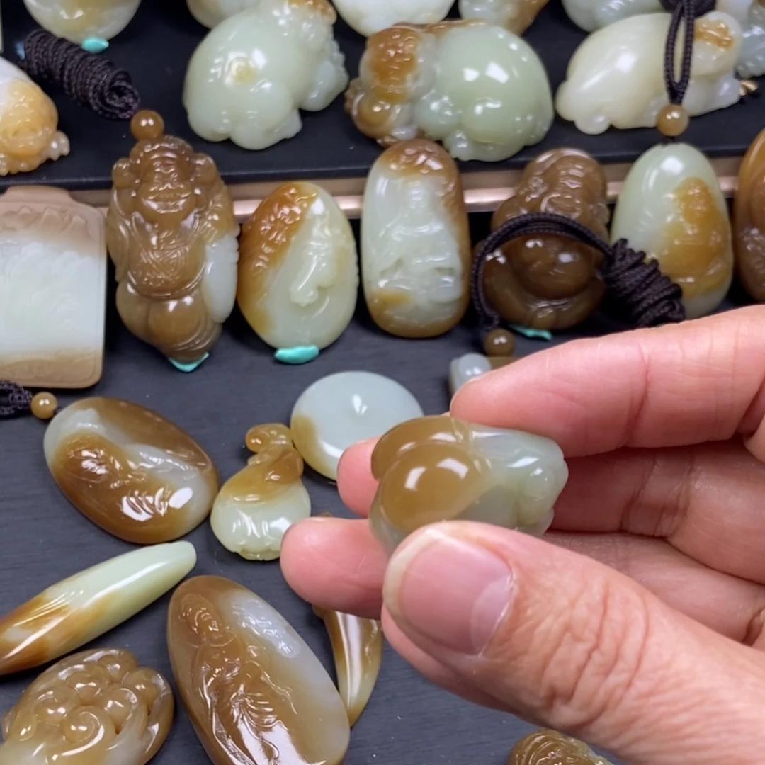 沙***鹰和田玉（糖玉）未镶嵌戒指