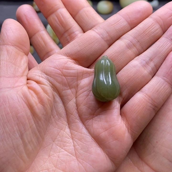 和田玉颈饰未镶嵌d****i