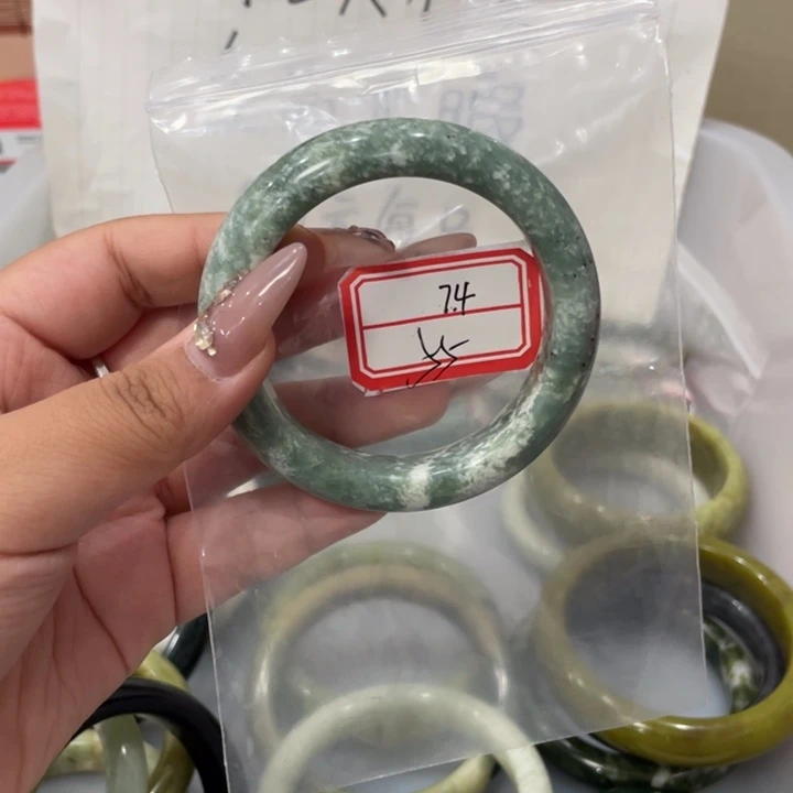 未镶嵌蛇纹石玉手镯