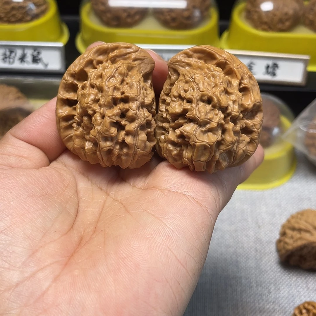 文玩核桃把件座山雕