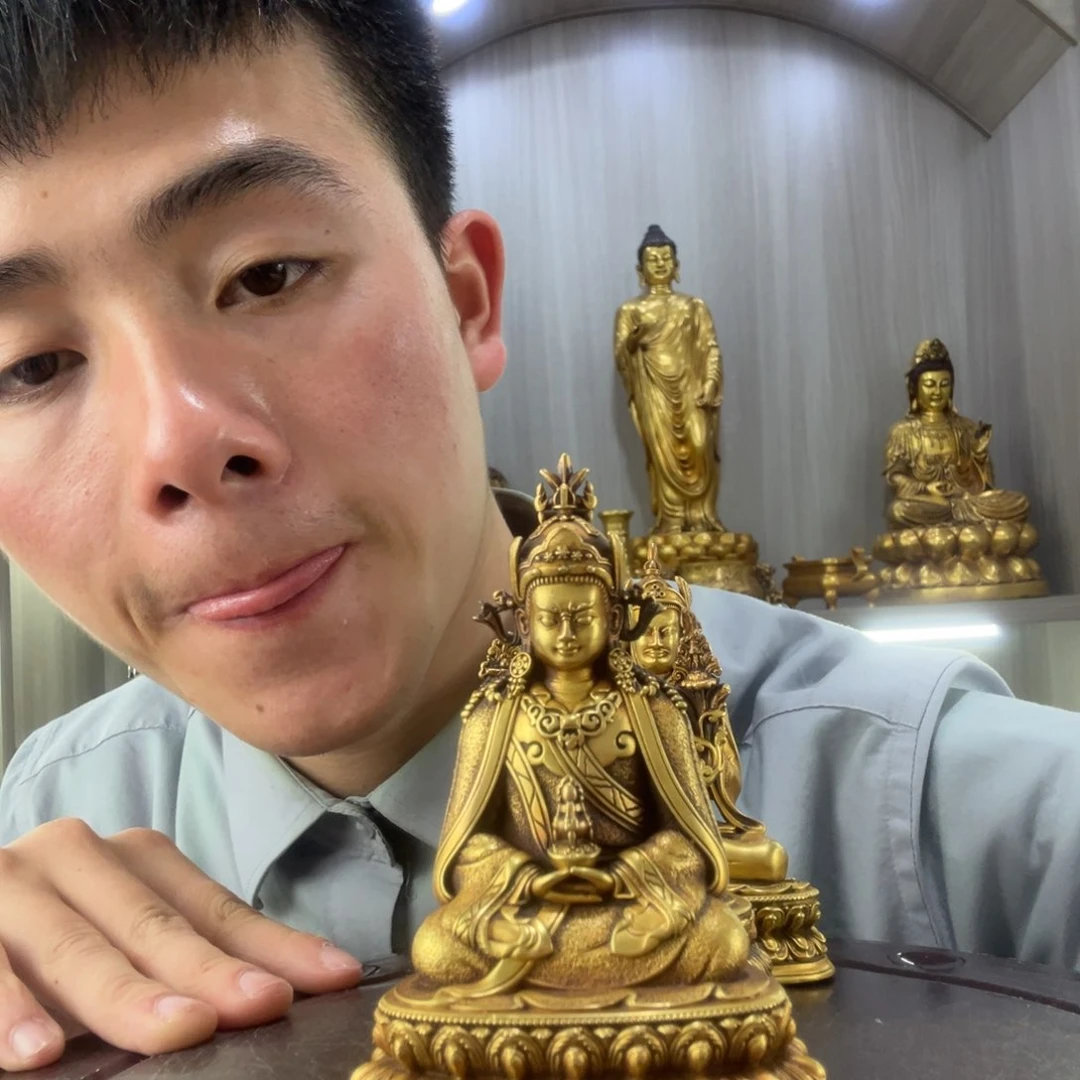 刘****)佛像的造型和造型都