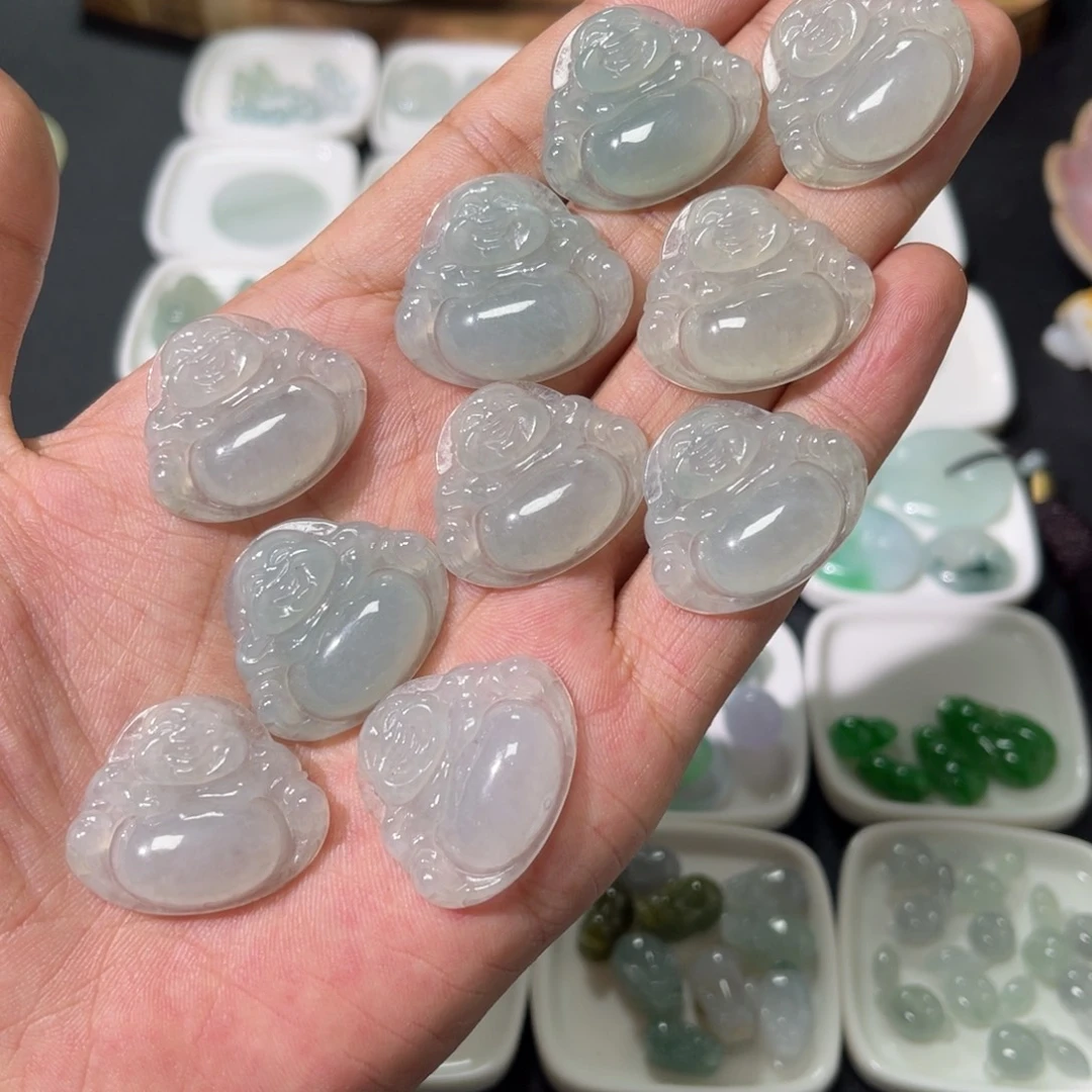 翡翠未镶嵌颈饰佛公随机发一