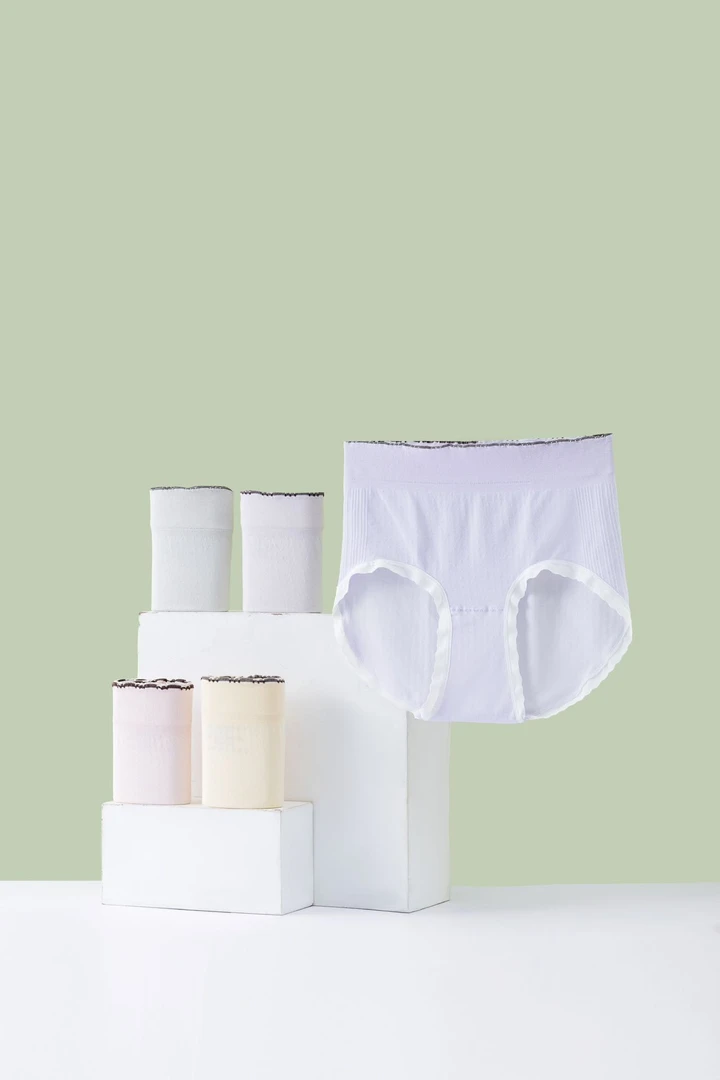 花弄芊纯色中腰提臀透气针织女三角内裤日系无痕少女女士