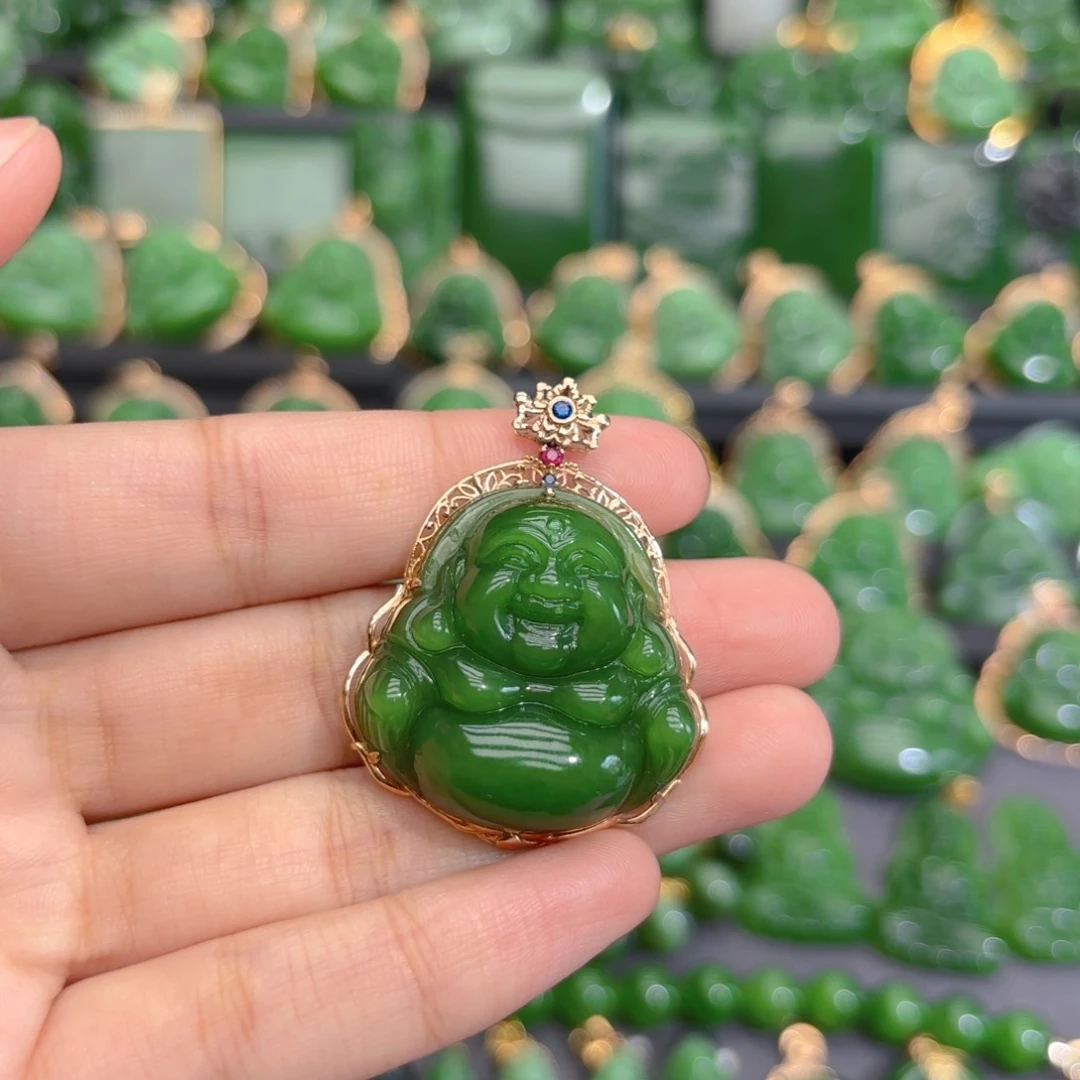 颈饰18K金镶嵌和田玉（碧玉）