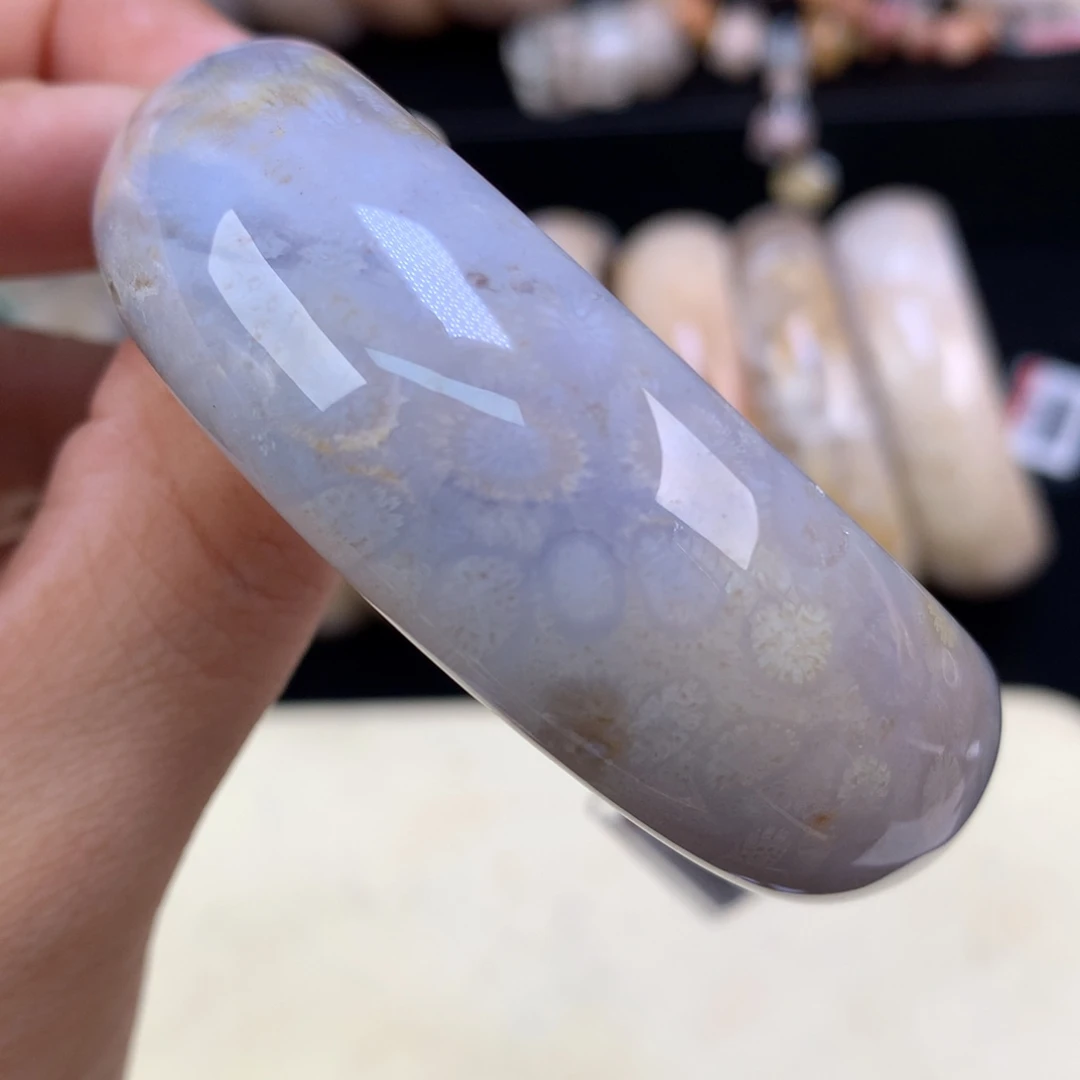 硅化珊瑚（珊瑚玉）未镶嵌吊坠(赠链)（59号）手镯五折51.3圈