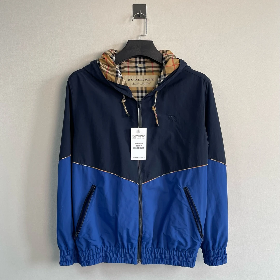 未使用 BURBERRY/博柏利 新款战马刺绣冲锋衣/48码/全新/价10100