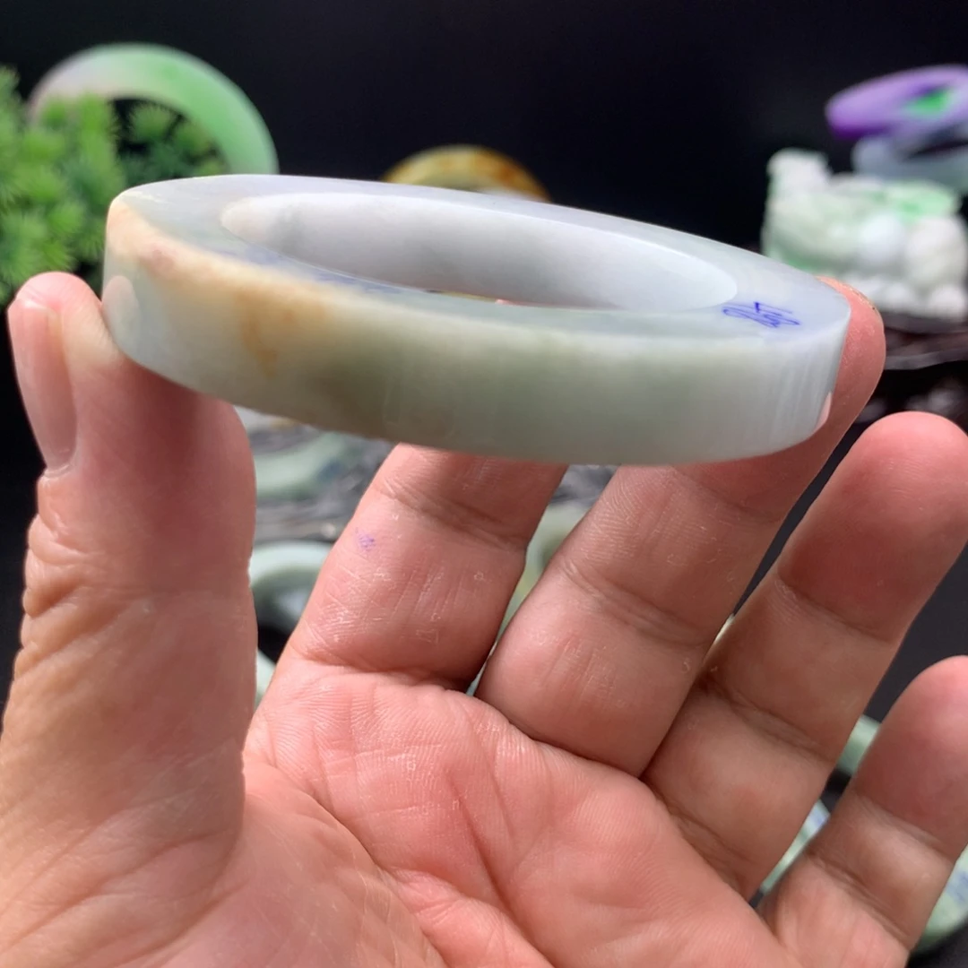 定制翡翠未镶嵌手镯