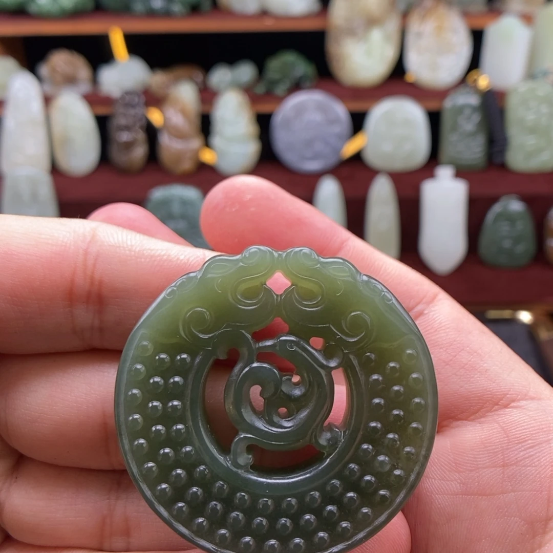 未镶嵌和田玉（糖玉）挂件