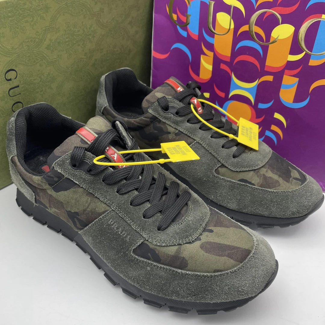 95新 Prada/普拉达 /42欧码/二手男款军绿色迷彩休闲运动鞋/95新