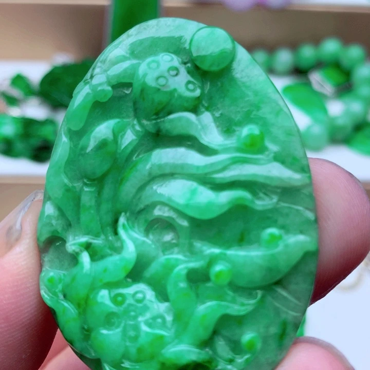 翡翠未镶嵌吊坠(不含链)