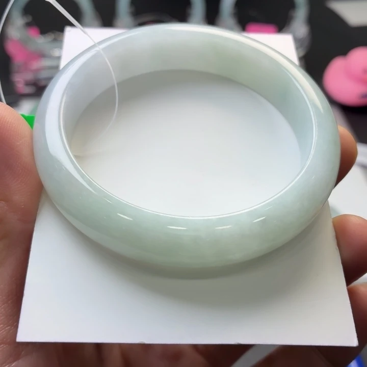 翡翠手镯未镶嵌翡翠手镯