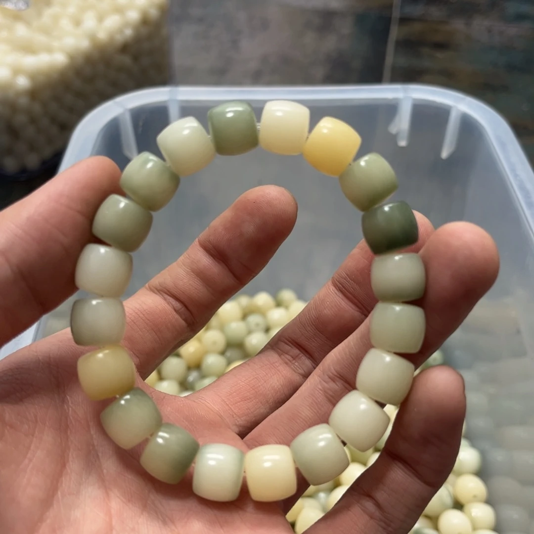 【闪购商品】白玉菩提吊坠a11/50+30颗直切青提