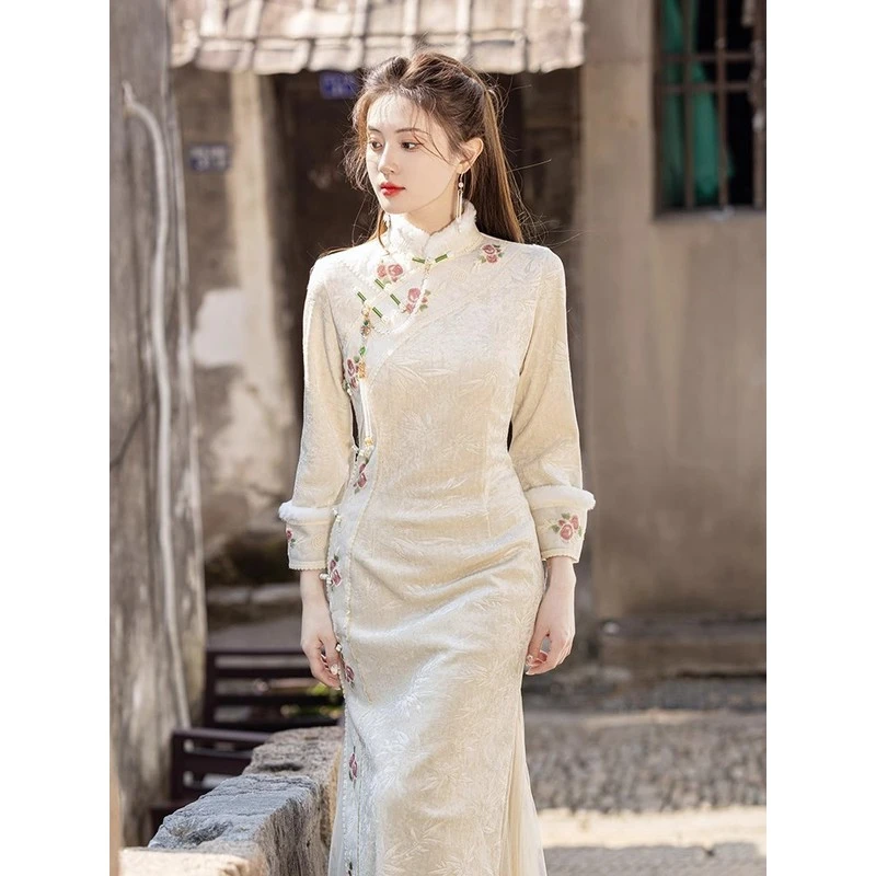 画报夫人米色毛绒领复古风旗袍冬新款加绒保暖新中式日常可穿加厚