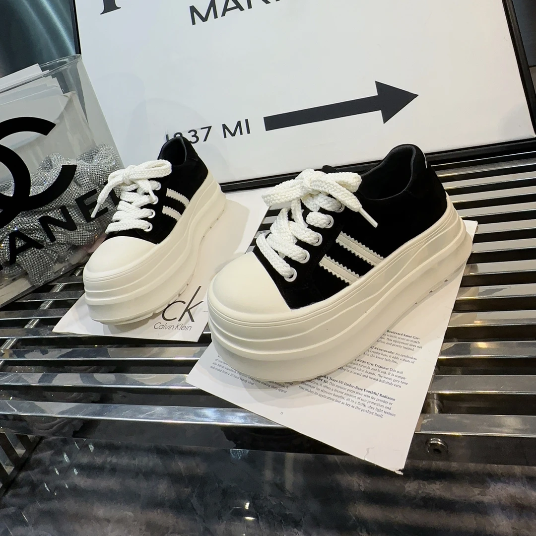 A.M艾墨儿女款秋季新款两道杠厚底磨砂质感ins风简约厚底休闲鞋