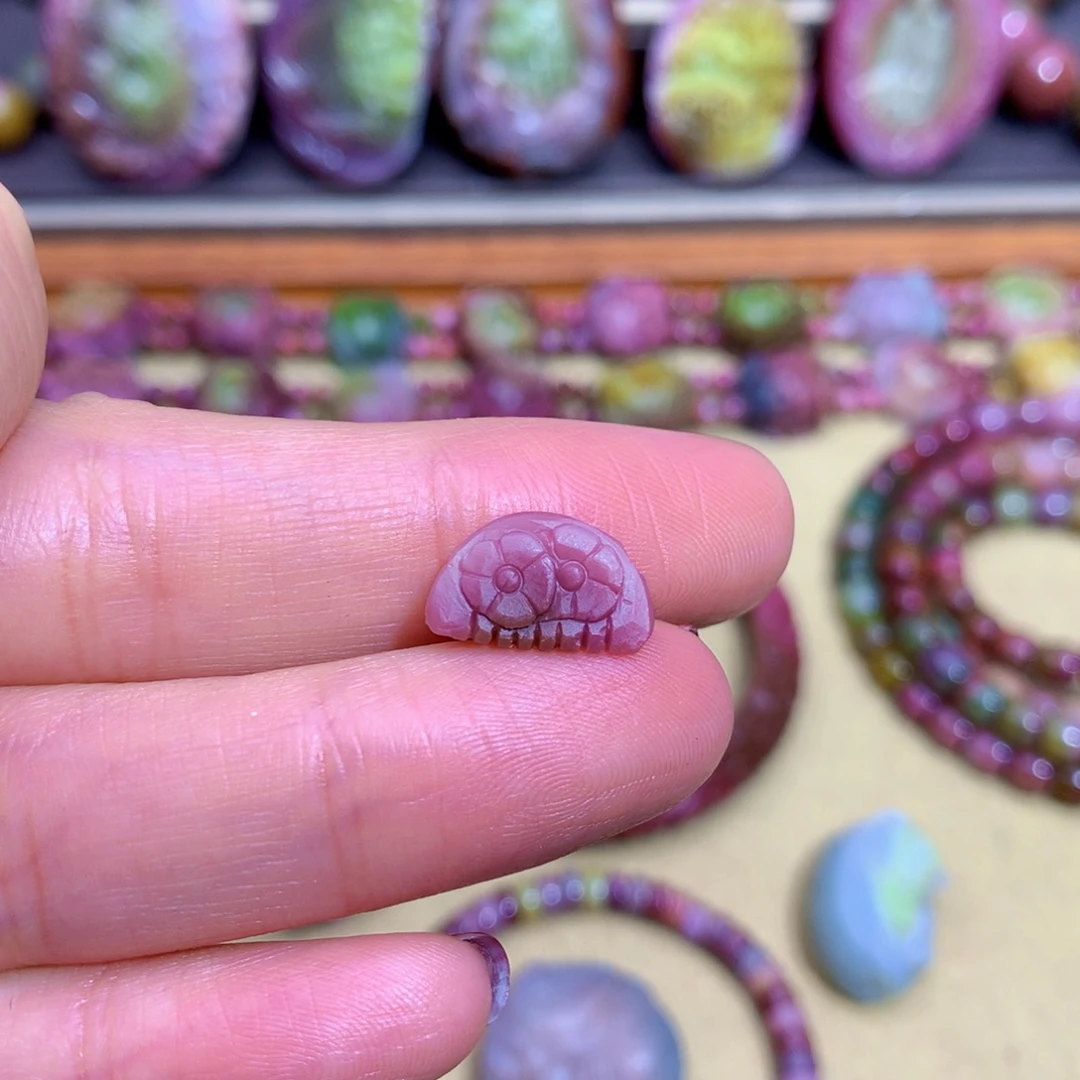 玛瑙未镶嵌挂件盐源