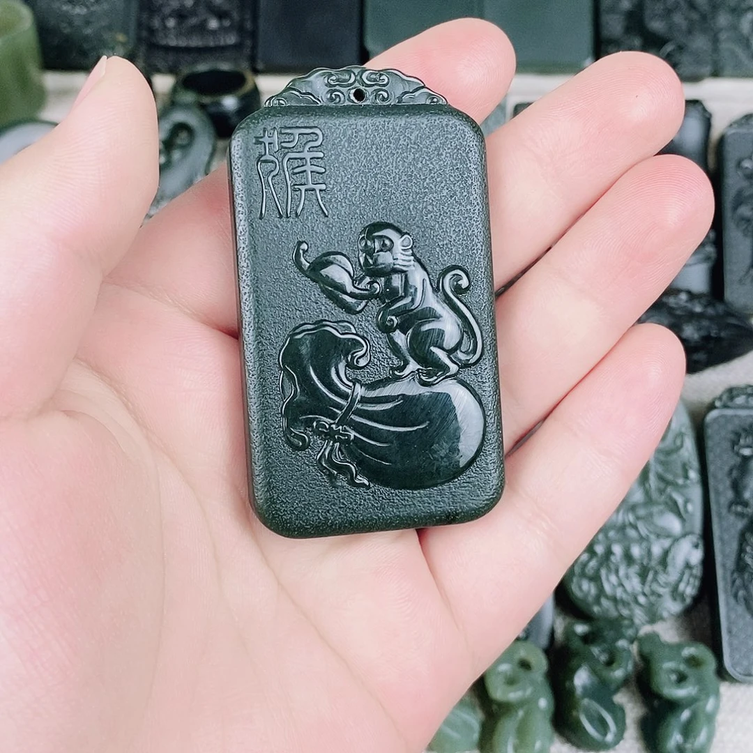 老***g和田玉未镶嵌颈饰