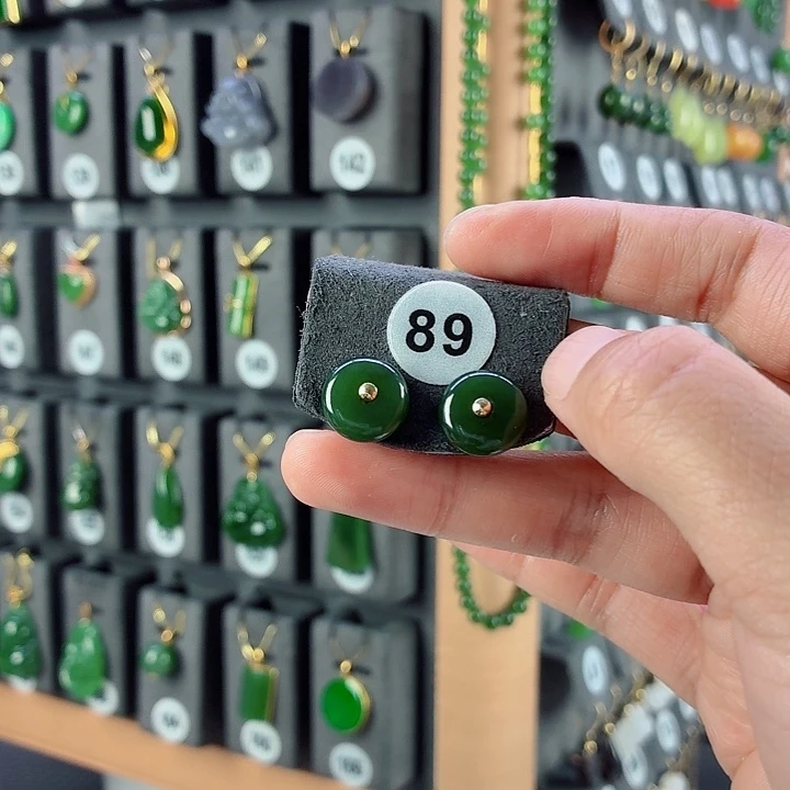 和田玉18K金镶嵌耳饰