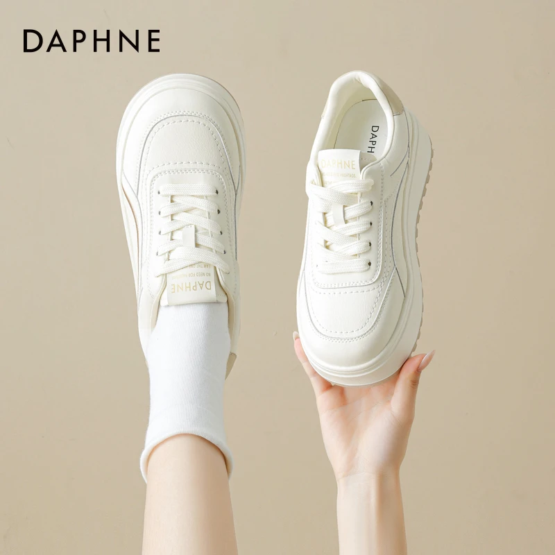 达芙妮品牌正品2025秋季新款休闲鞋时尚小众百搭潮流学院风小白鞋