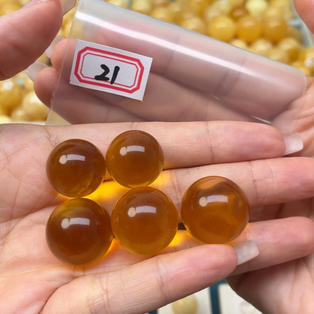 小***子蜜蜡未镶嵌裸石蜜蜡