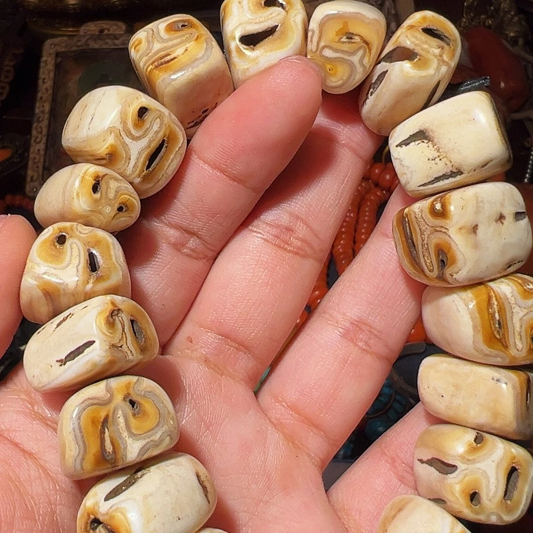 倔***卜非洲紫檀（红花梨）