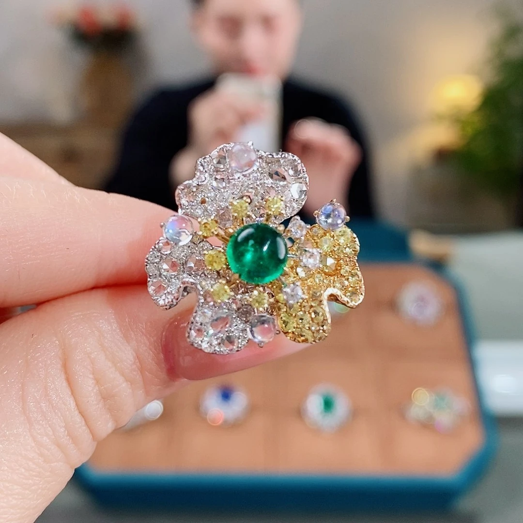 祖母绿戒指18K金镶嵌0.85ct哥伦比亚