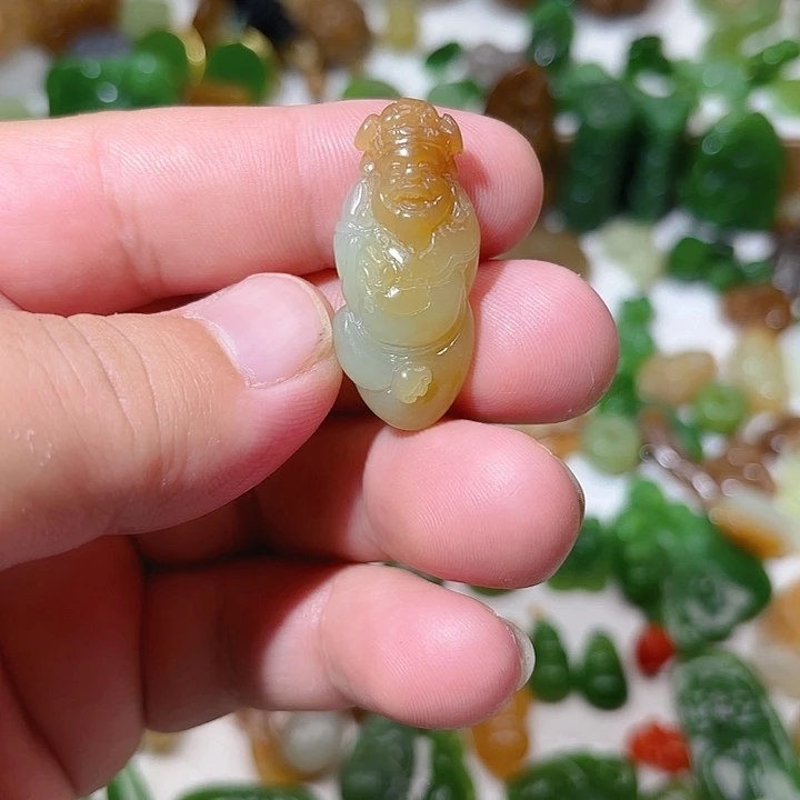 和田玉（糖玉）未镶嵌颈饰