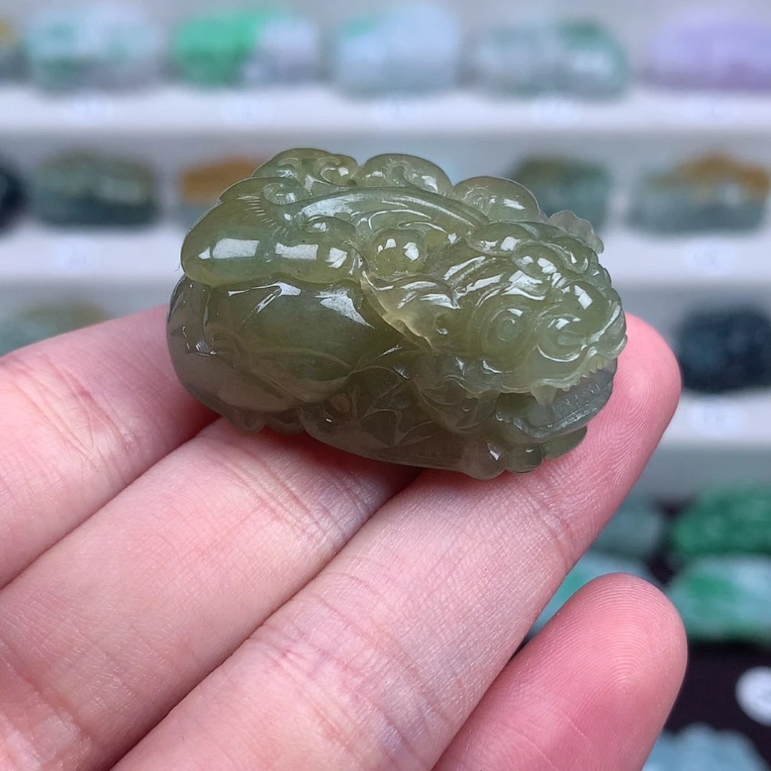 【闪购商品】翡翠未镶嵌颈饰貔貅