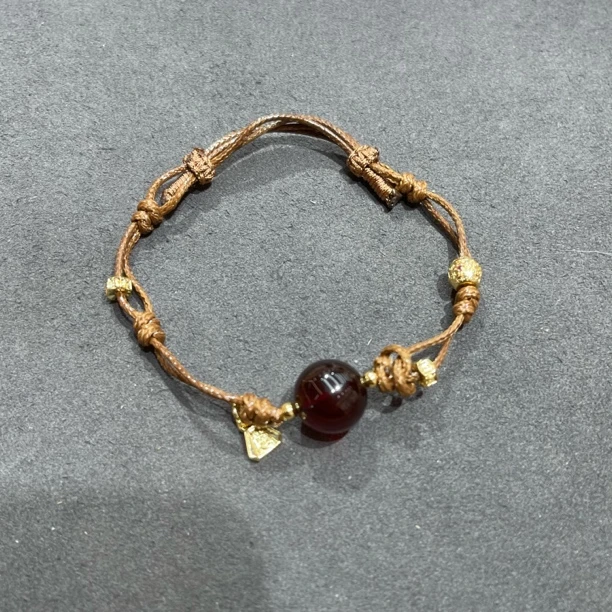 D313-血珀顶珠手链5102