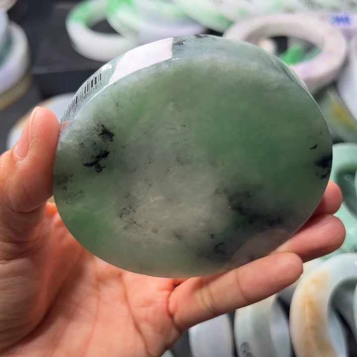 定制翡翠未镶嵌翡翠手镯