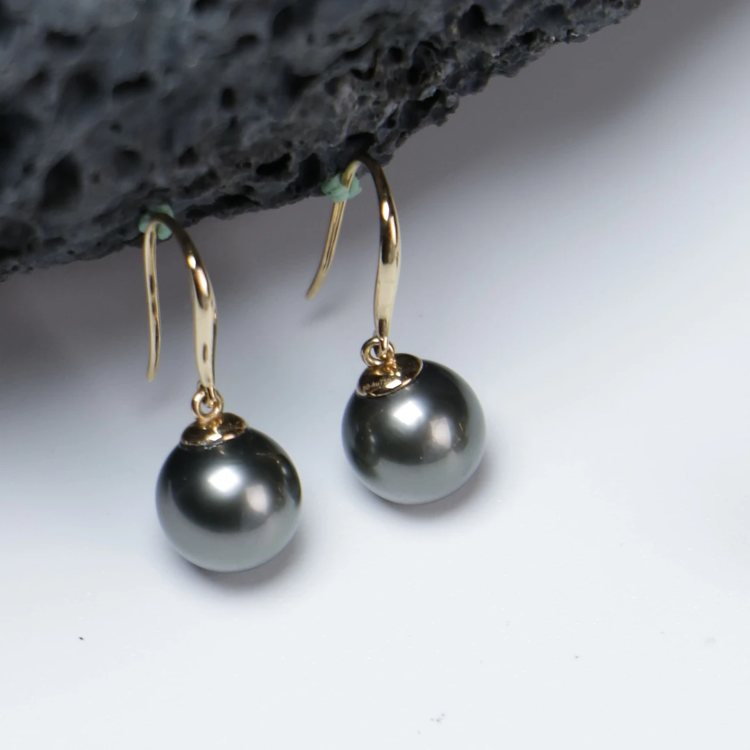 【源头直供】18K金强光王妃精致复古海水孔雀绿大溪地黑珍珠耳饰