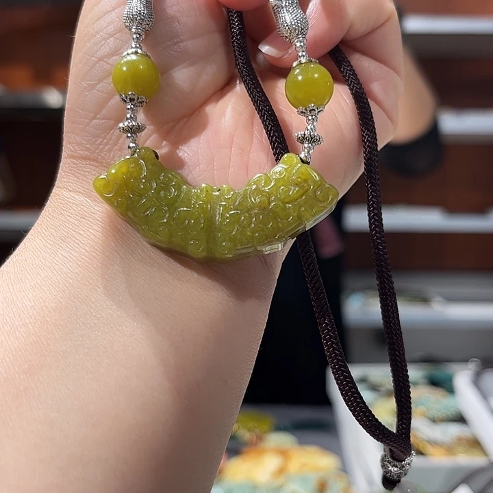 岫玉未镶嵌毛衣链