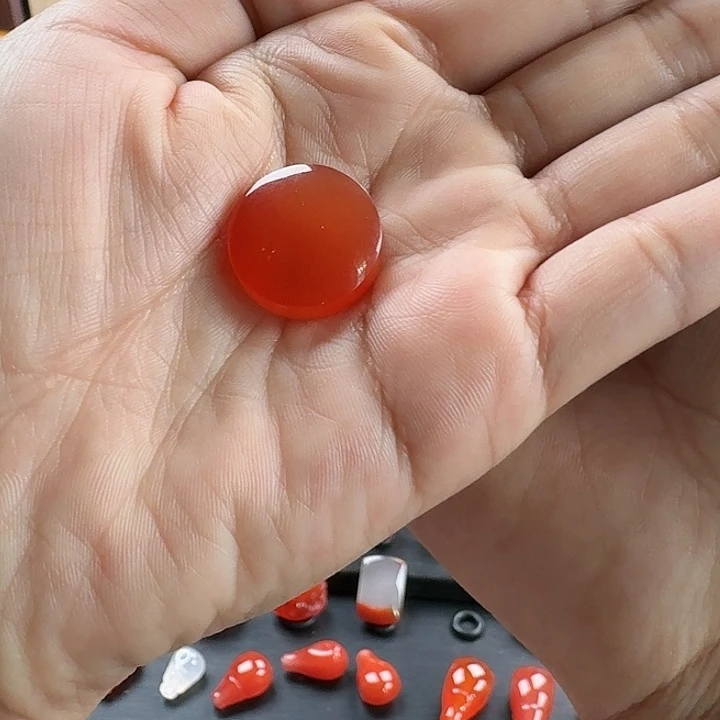 南红玛瑙未镶嵌圆牌18.7x8.8