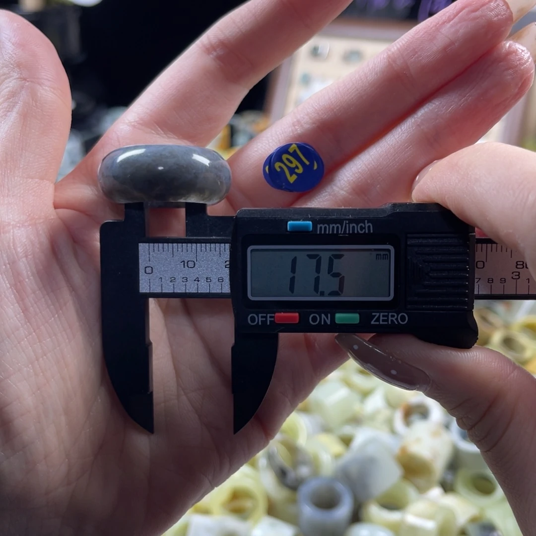 蛇纹石玉未镶嵌戒指