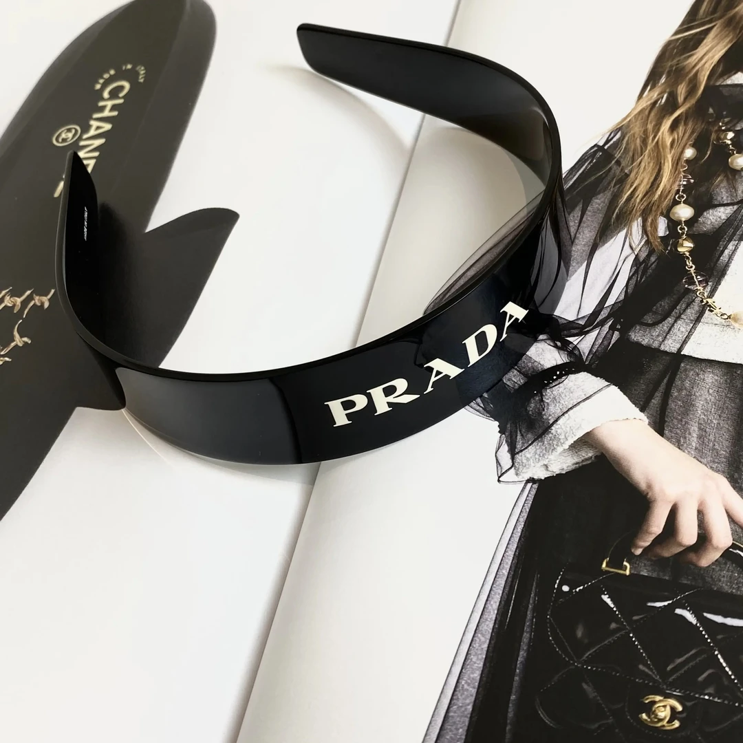 99新 Prada/普拉达 黑白字母发箍/92103380/代卖服务/12期1220