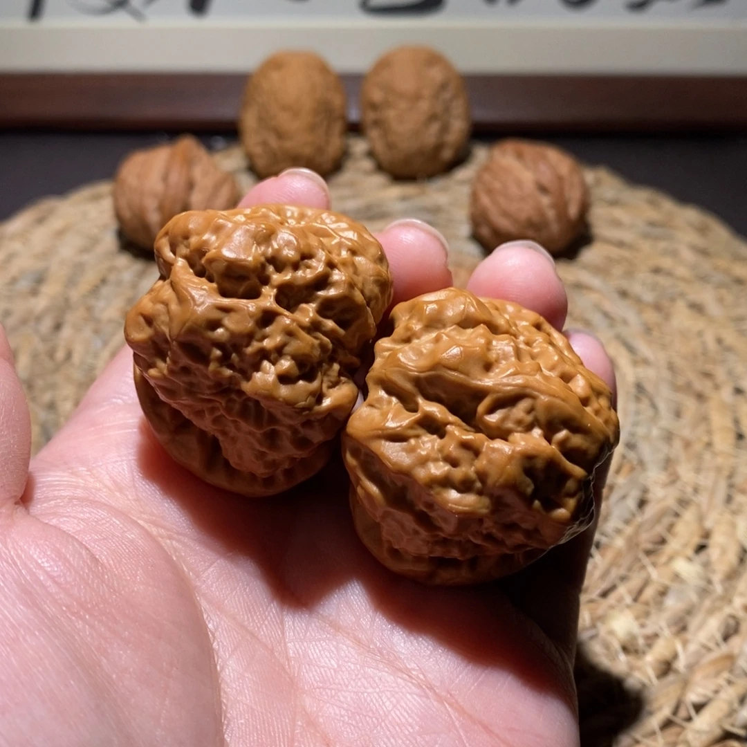 T***i吊坠桃核40蛤蟆头