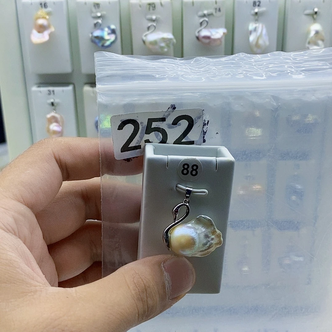 颈饰合金淡水珍珠