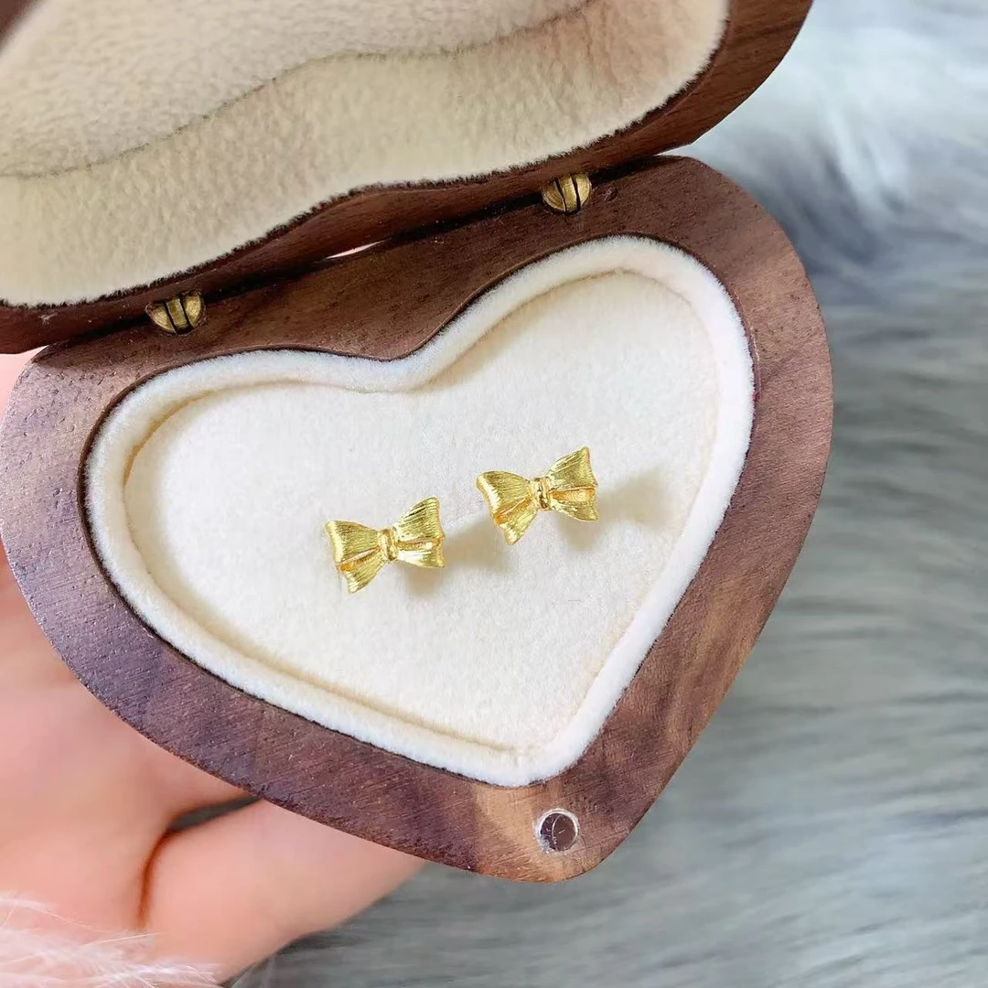 【伟新源】足金999 5G工艺  蝴蝶结直针螺丝1.97克