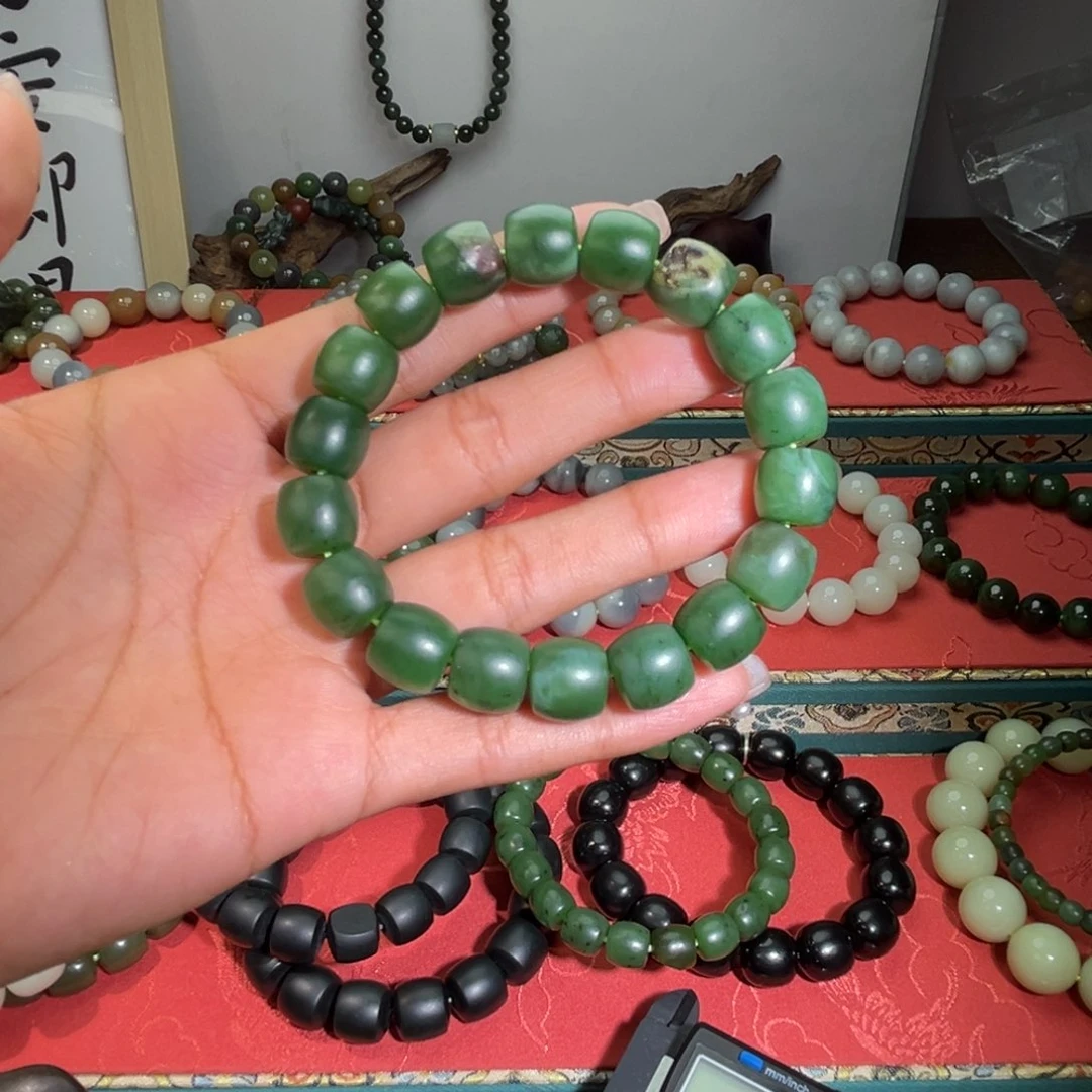 和田玉手链未镶嵌凡**