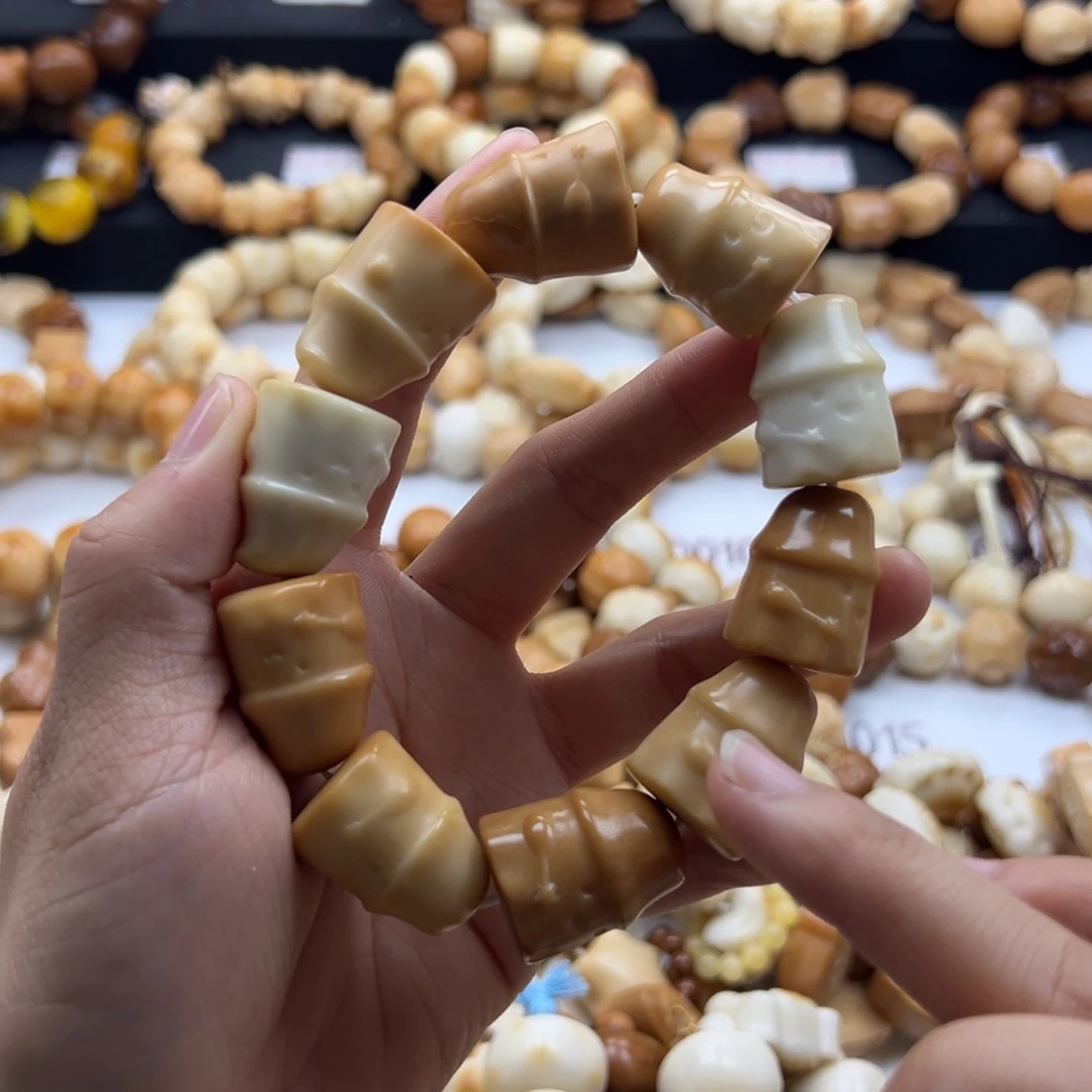 吊坠白玉菩提多宝精灵