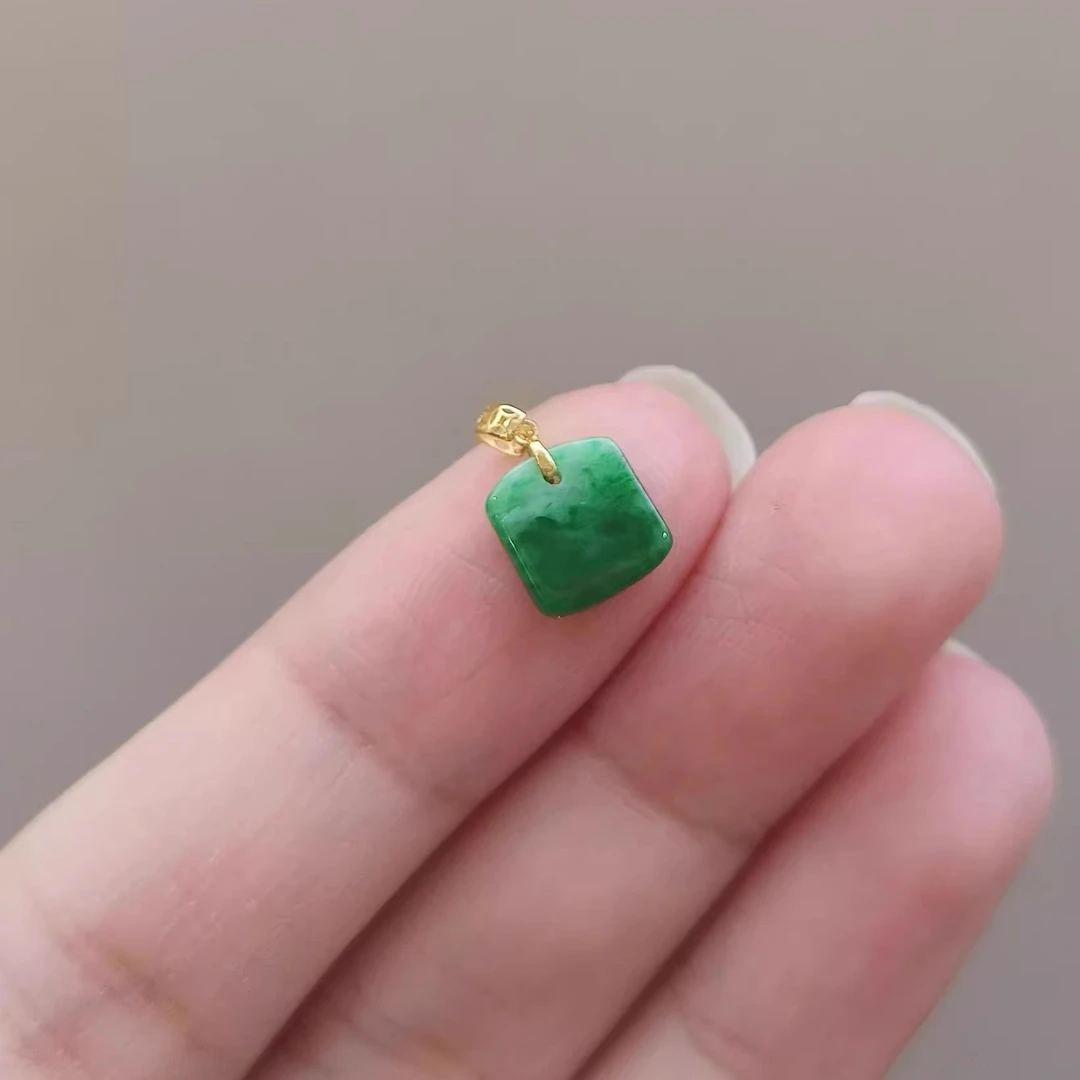 翠绿色扣头迷你人工浓飘绿花无事牌吊坠素面挂坠项链diy配件百搭