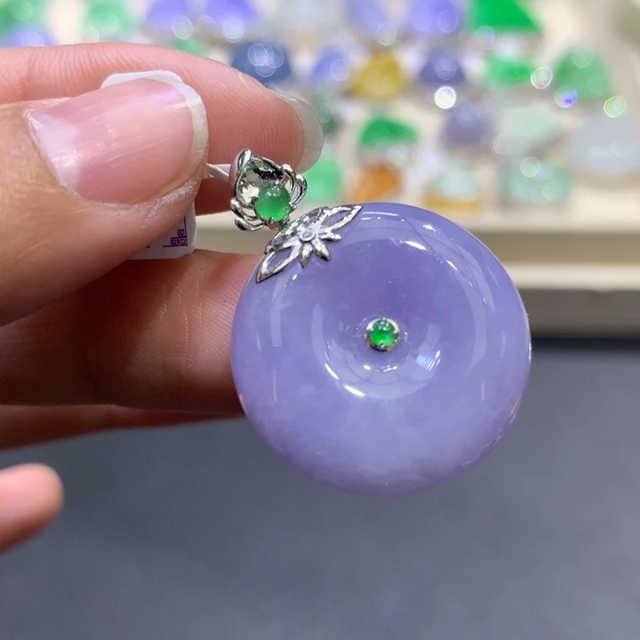 翡翠颈饰18K金镶嵌翡翠