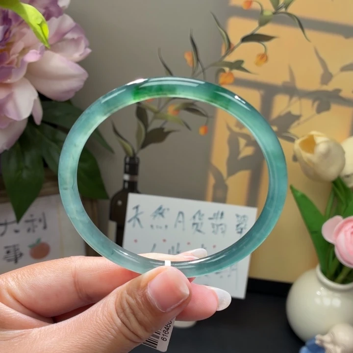 翡翠未镶嵌手镯冰晴底飘阳绿
