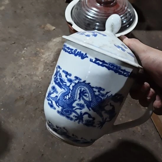 茶盏陶瓷盘子碗啥都有