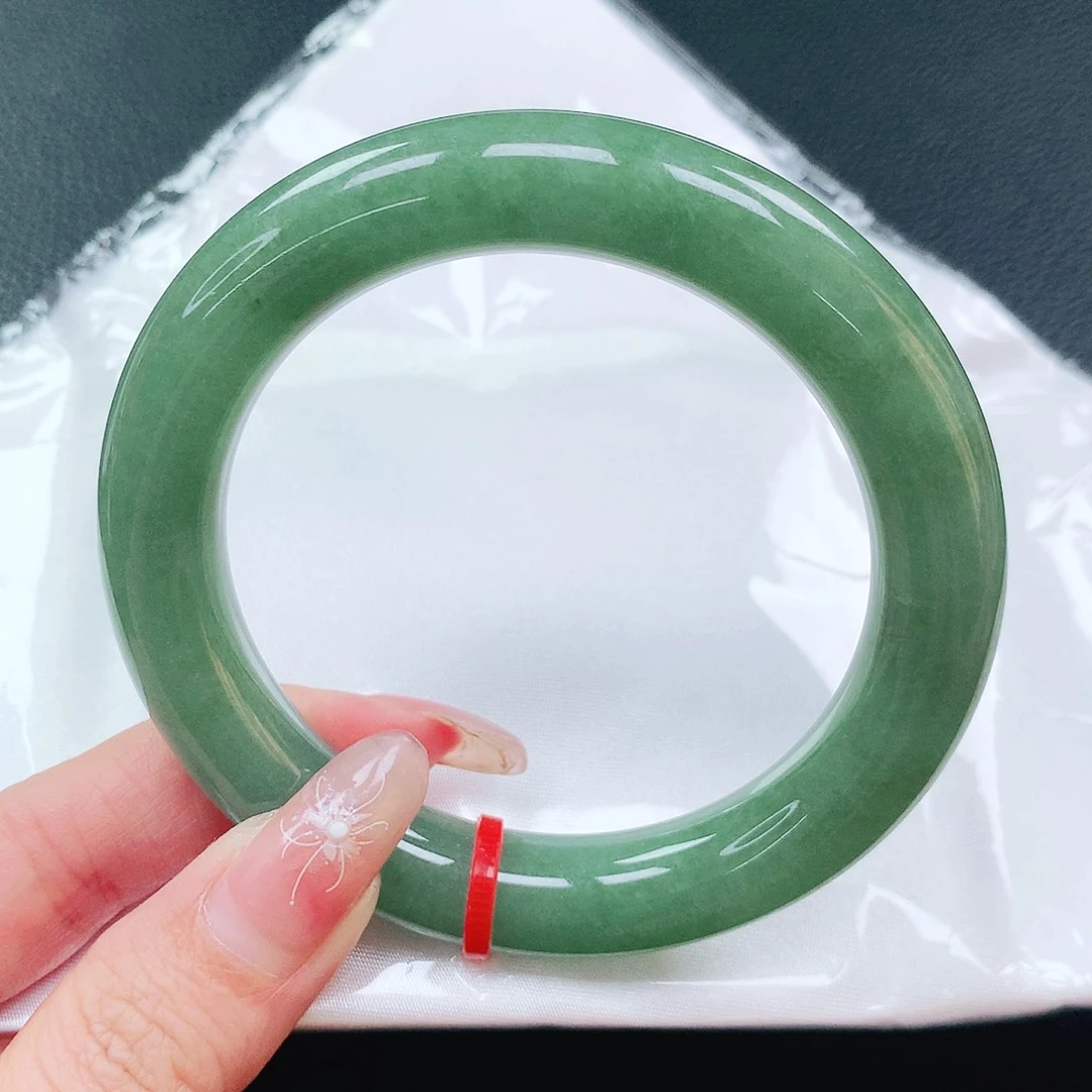 翡翠手镯未镶嵌57圈