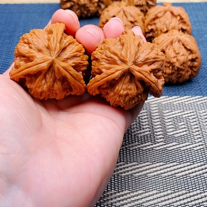 㵘***㵘吊坠文玩核桃三棱