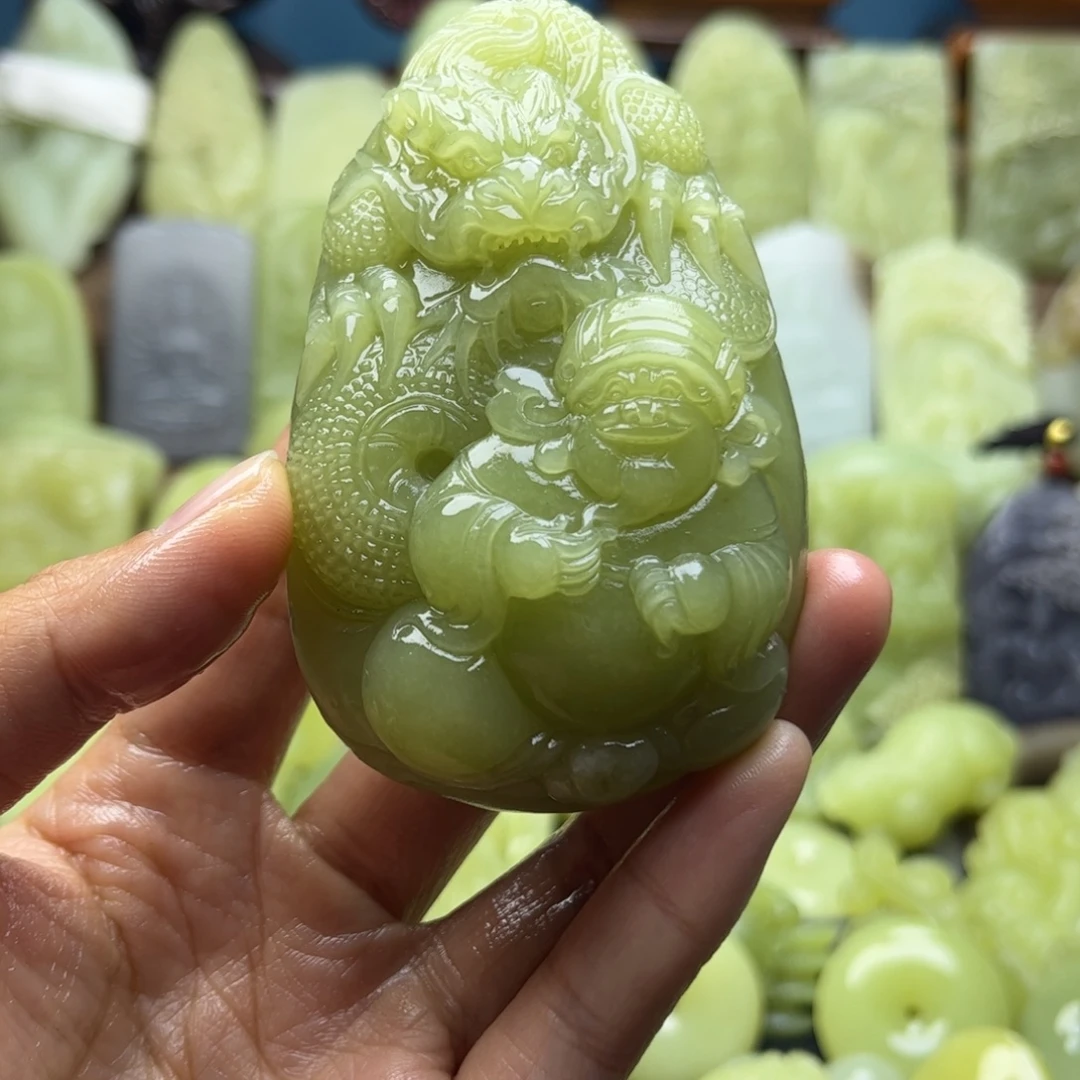 功***猫和田玉未镶嵌颈饰