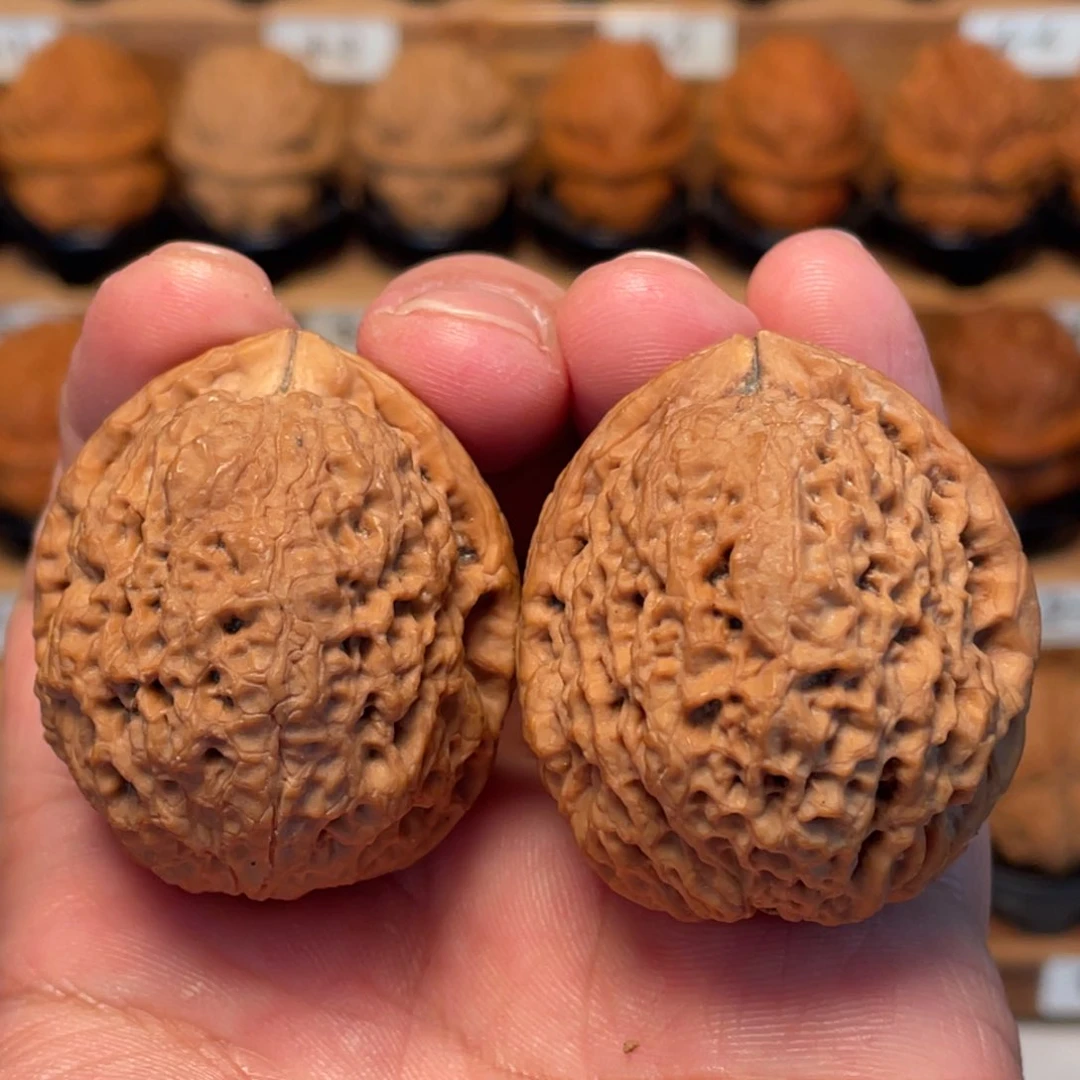 文玩核桃吊坠铁狮子43尺