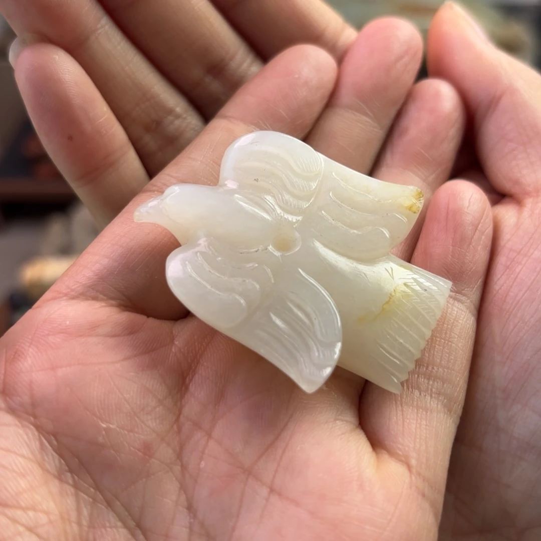 梦***孟和田玉未镶嵌颈饰