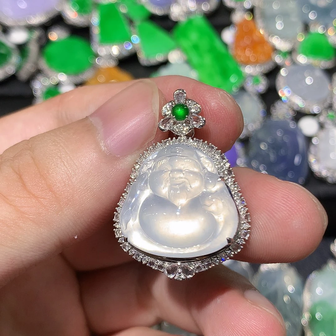 翡翠18K金镶嵌颈饰